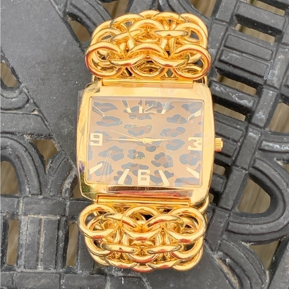 Diane Gilman Ladies Wristwatch Gold Band Leopard Print main image 7